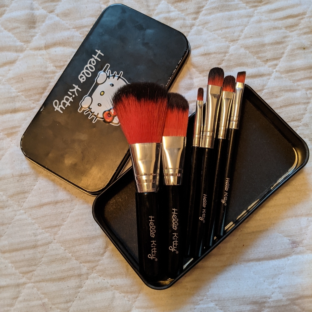 Hello kitty brushes